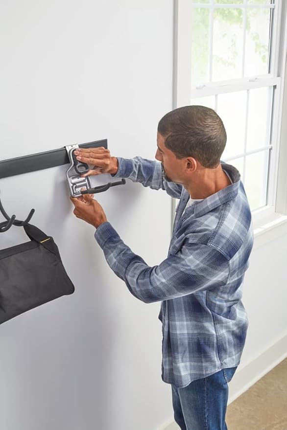 Rubbermaid FastTrack Garage Storage System Tool Hanging Kit, Wall Mount Holder for Garden Lawn Tools/Garage/Home Organization