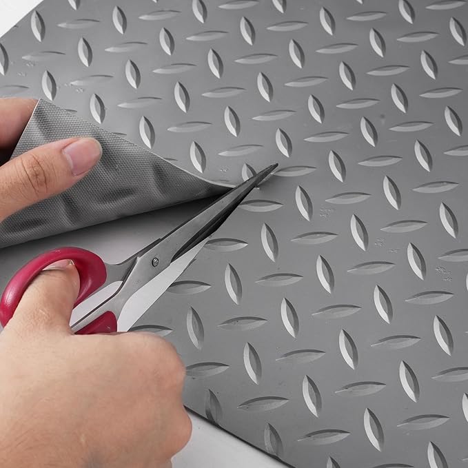 VEVOR Garage Floor Mat, 25.5 x 3.6 FT PVC Garage Flooring Roll, 2.5mm Thickness, Non-Slip Diamond Texture, 91.17 sq.ft Covering Space, Garage Mats for Under Cars for Gyms Boats Trailer, Silver Gray