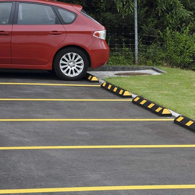 Heavy Duty Rubber Parking Curb Target High Reflective Yellow Safety Stripes