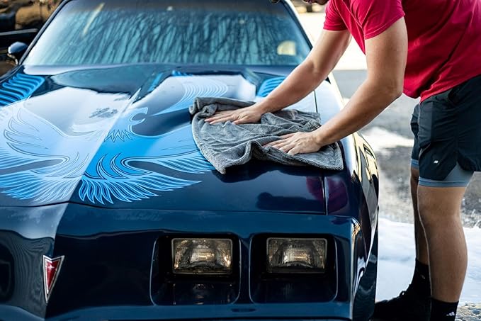 Car Drying Towel - The Finisher Microfiber Towel, 80/20 Blend, Water Absorbent and Scratch-Free Cleaning Cloths with a Hidden Edge, Dries Quickly and Efficiently (20''x32'')
