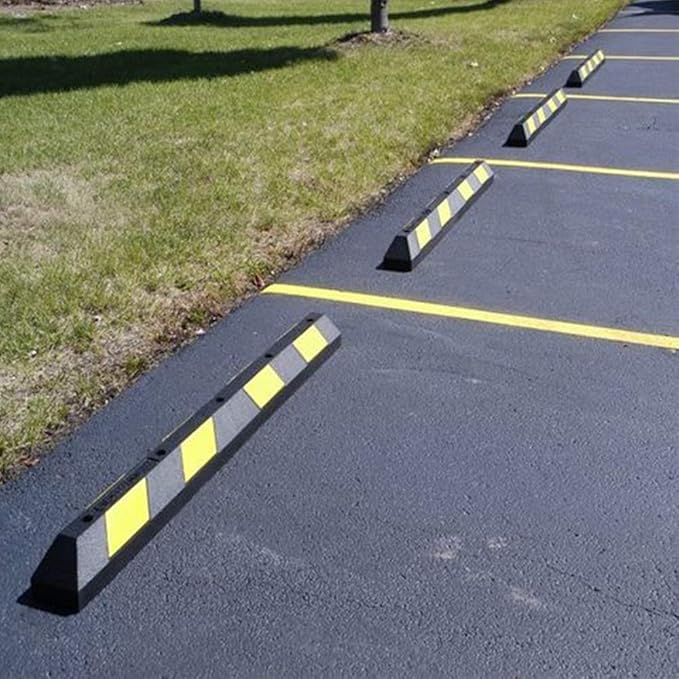 Heavy Duty Rubber Parking Curb Target High Reflective Yellow Safety Stripes