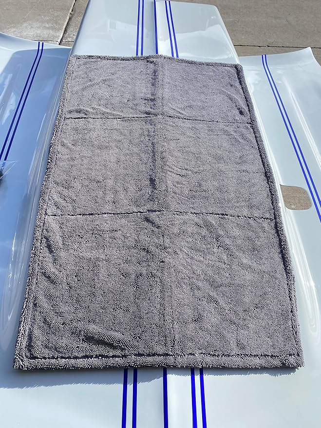 Car Drying Towel - The Finisher Microfiber Towel, 80/20 Blend, Water Absorbent and Scratch-Free Cleaning Cloths with a Hidden Edge, Dries Quickly and Efficiently (20''x32'')